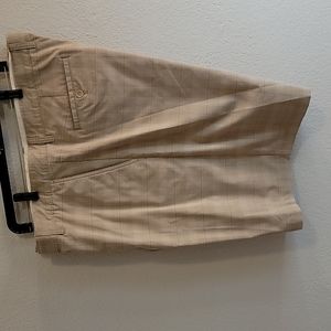 Nwot Greg Norman Tasso Ella Beige Shorts New no tag. size 42 waist